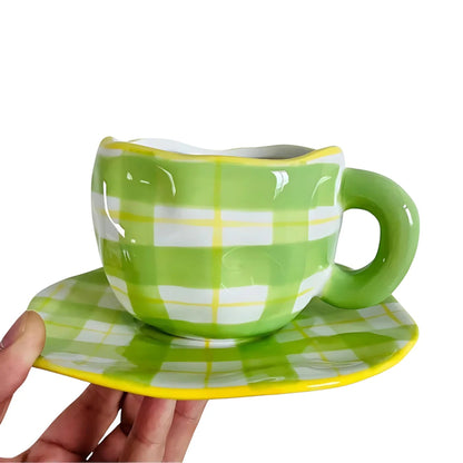 Ambachtelijke Keramische Beker met Elegant Design – The Crafted Mug