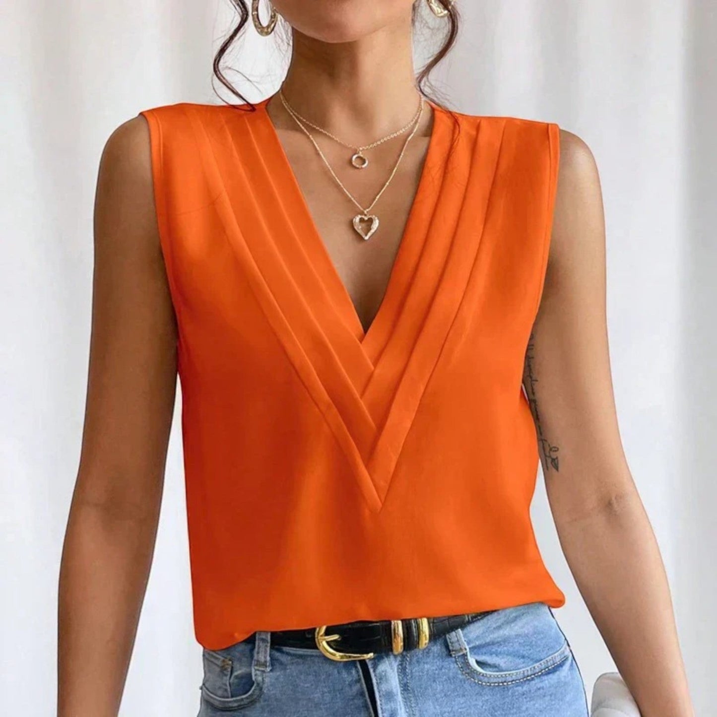 Léa | Elegante Blouse met V-hals | Mouwloos
